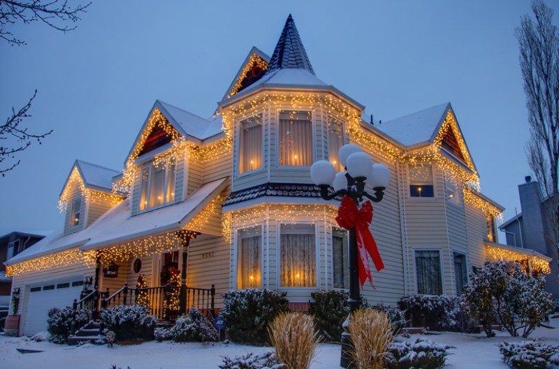 98+ Magical Christmas Light Decoration Ideas for Your Yard 144 outdoor Christmas light decoration ideas 142 98+ Magical Christmas Light Decoration Ideas for Your Yard - 144