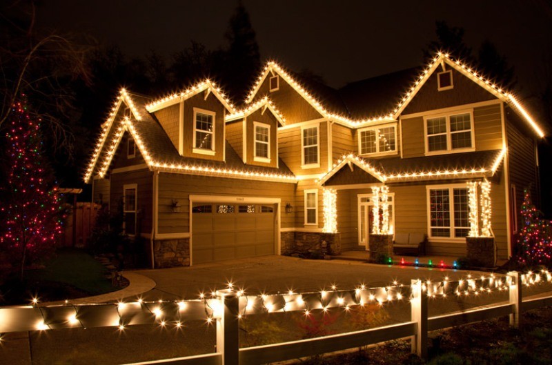 98+ Magical Christmas Light Decoration Ideas for Your Yard 145 outdoor Christmas light decoration ideas 143 98+ Magical Christmas Light Decoration Ideas for Your Yard - 145
