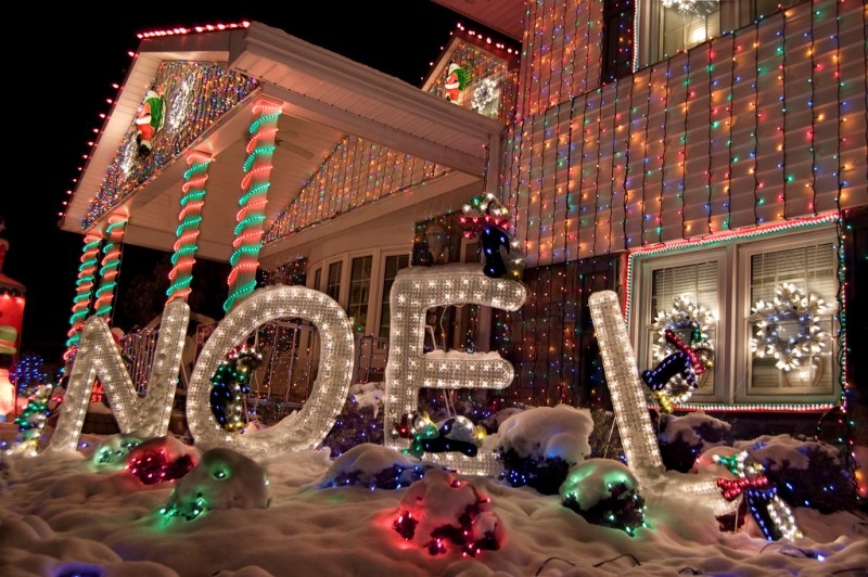 outdoor-Christmas-light-decoration-ideas-147 98+ Magical Christmas Light Decoration Ideas for Your Yard