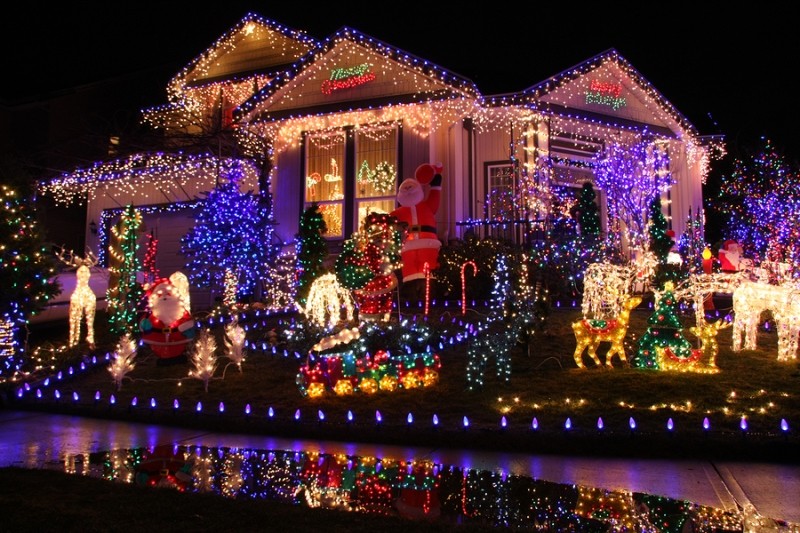 98+ Magical Christmas Light Decoration Ideas for Your Yard 153 outdoor Christmas light decoration ideas 151 98+ Magical Christmas Light Decoration Ideas for Your Yard - 153