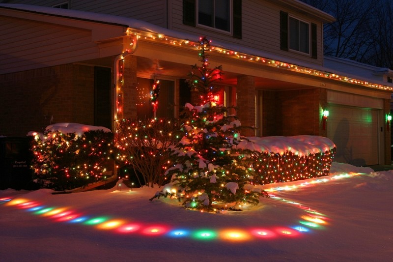 98+ Magical Christmas Light Decoration Ideas for Your Yard 154 outdoor Christmas light decoration ideas 152 98+ Magical Christmas Light Decoration Ideas for Your Yard - 154