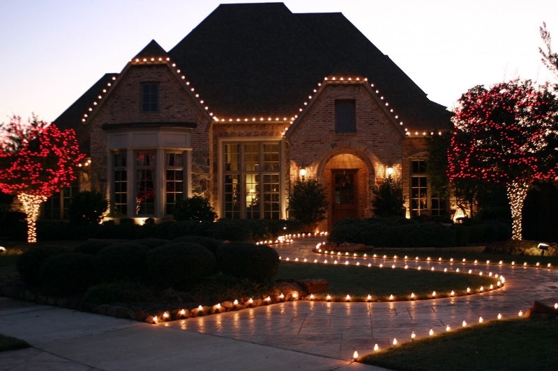 98+ Magical Christmas Light Decoration Ideas for Your Yard 155 outdoor Christmas light decoration ideas 153 98+ Magical Christmas Light Decoration Ideas for Your Yard - 155