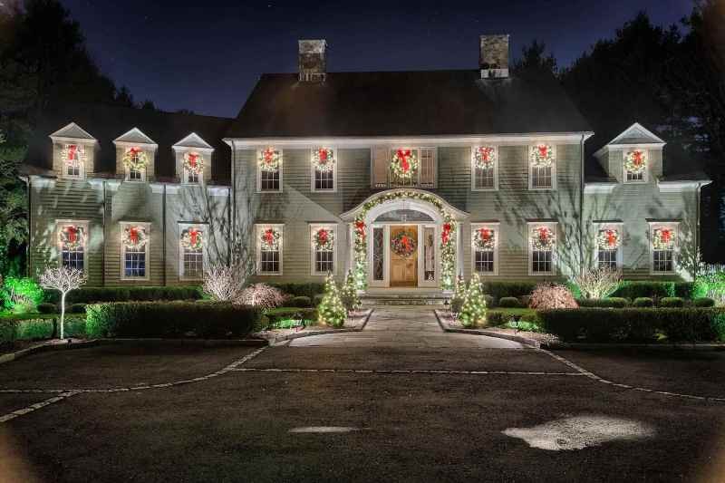98+ Magical Christmas Light Decoration Ideas for Your Yard 160 outdoor Christmas light decoration ideas 158 98+ Magical Christmas Light Decoration Ideas for Your Yard - 160
