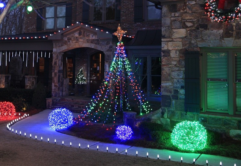 outdoor-Christmas-light-decoration-ideas-161 98+ Magical Christmas Light Decoration Ideas for Your Yard