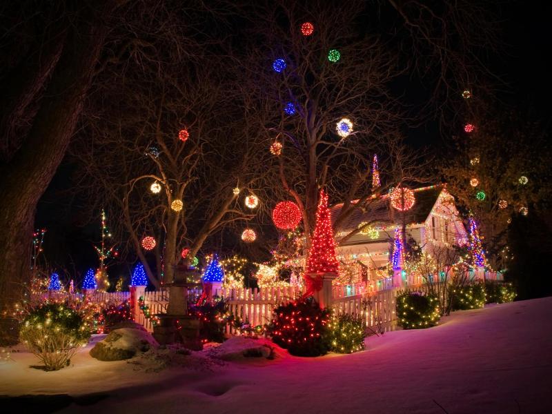 98+ Magical Christmas Light Decoration Ideas for Your Yard 169 outdoor Christmas light decoration ideas 167 98+ Magical Christmas Light Decoration Ideas for Your Yard - 169