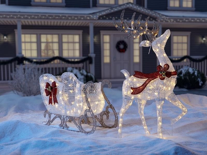 98+ Magical Christmas Light Decoration Ideas for Your Yard 172 outdoor Christmas light decoration ideas 170 98+ Magical Christmas Light Decoration Ideas for Your Yard - 172