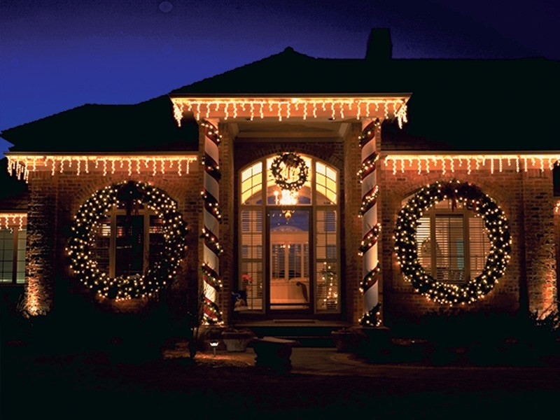 98+ Magical Christmas Light Decoration Ideas for Your Yard 173 outdoor Christmas light decoration ideas 171 98+ Magical Christmas Light Decoration Ideas for Your Yard - 173