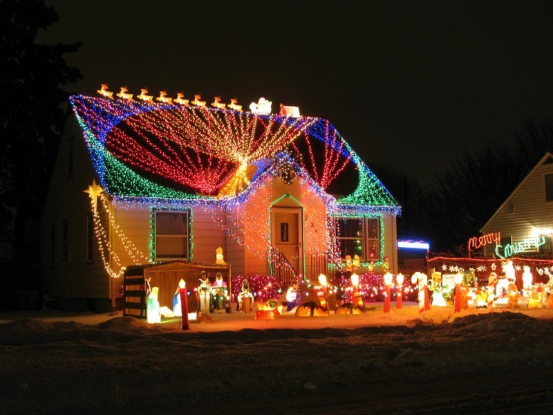 98+ Magical Christmas Light Decoration Ideas for Your Yard 174 outdoor Christmas light decoration ideas 172 98+ Magical Christmas Light Decoration Ideas for Your Yard - 174