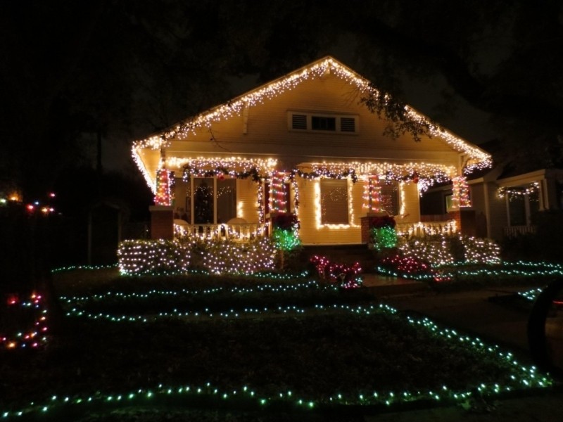 outdoor-Christmas-light-decoration-ideas-174 98+ Magical Christmas Light Decoration Ideas for Your Yard