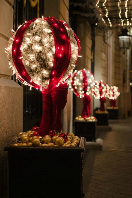 98+ Magical Christmas Light Decoration Ideas for Your Yard 24 outdoor Christmas light decoration ideas 22 98+ Magical Christmas Light Decoration Ideas for Your Yard - 24