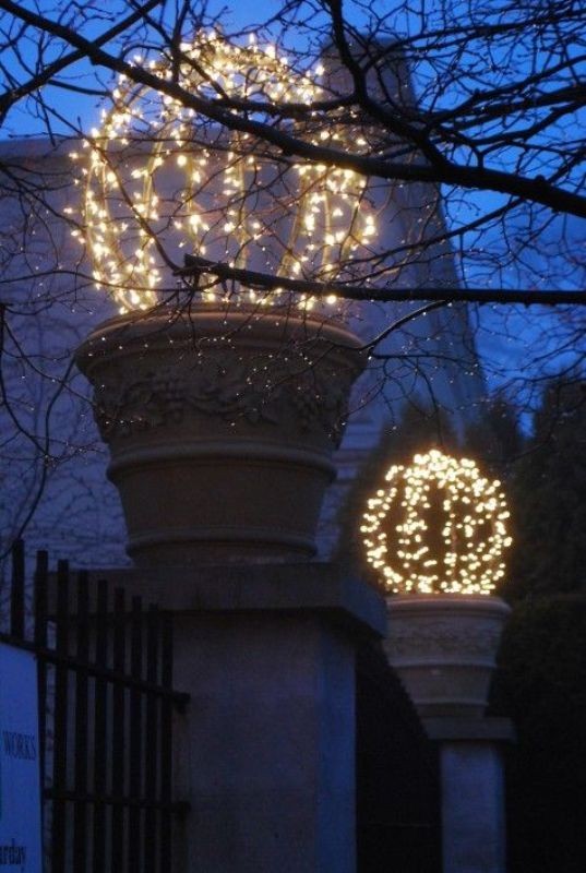 outdoor-Christmas-light-decoration-ideas-31 98+ Magical Christmas Light Decoration Ideas for Your Yard