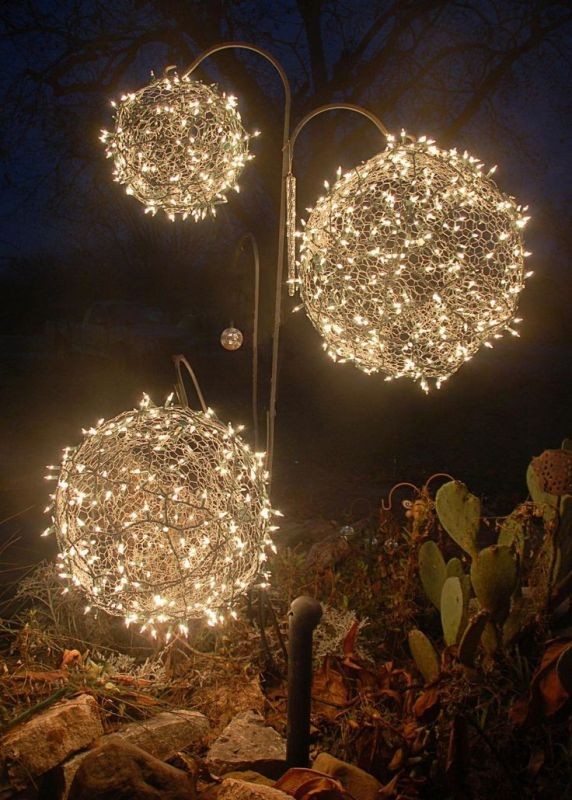 98+ Magical Christmas Light Decoration Ideas for Your Yard 39 outdoor Christmas light decoration ideas 37 98+ Magical Christmas Light Decoration Ideas for Your Yard - 39