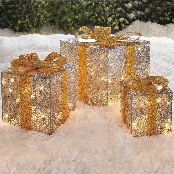 outdoor-Christmas-light-decoration-ideas-38 98+ Magical Christmas Light Decoration Ideas for Your Yard