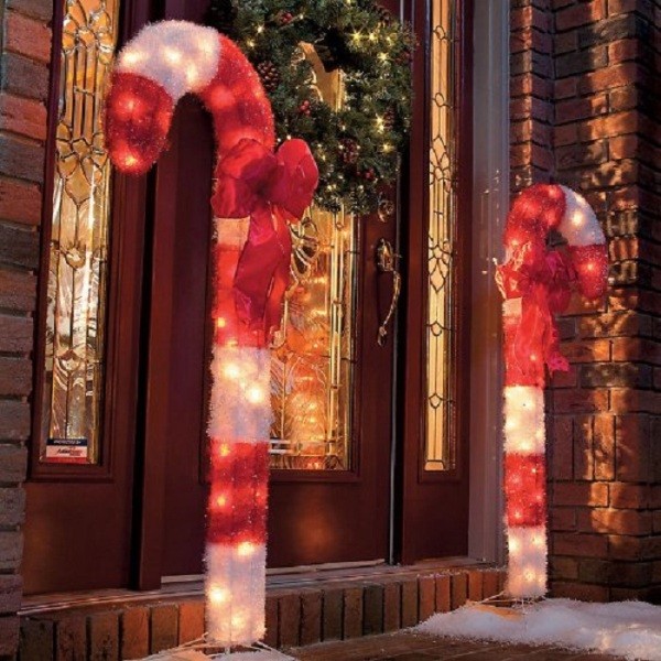 98+ Magical Christmas Light Decoration Ideas for Your Yard 61 outdoor Christmas light decoration ideas 59 98+ Magical Christmas Light Decoration Ideas for Your Yard - 61