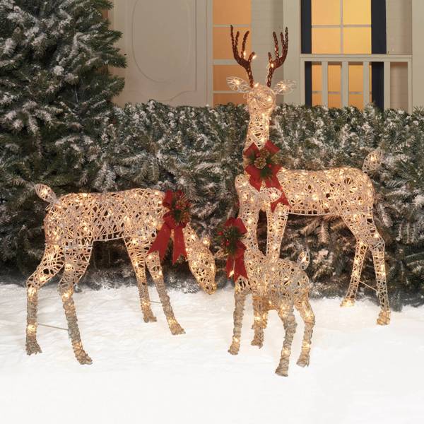 98+ Magical Christmas Light Decoration Ideas for Your Yard 63 outdoor Christmas light decoration ideas 61 98+ Magical Christmas Light Decoration Ideas for Your Yard - 63