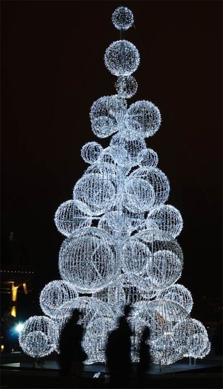 outdoor-Christmas-light-decoration-ideas 98+ Magical Christmas Light Decoration Ideas for Your Yard