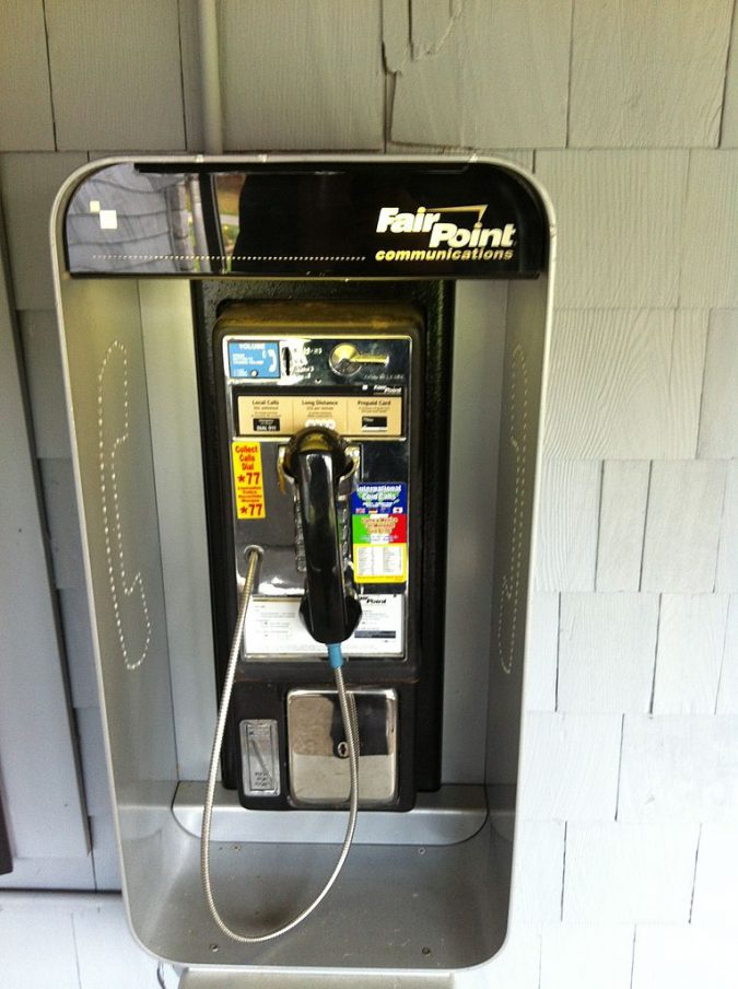 pay phone Top 10 Outdated Technologies That are Coming Next Year - 15 Outdated Technologies