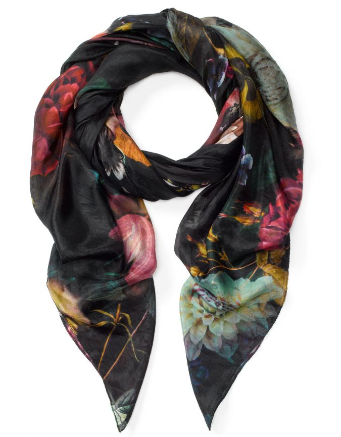 silk scarf +25 Catchiest Scarf Trends for Women - 15