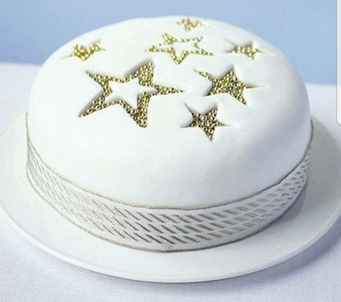 star design Christmas cake Top 10 Mouth-watering Christmas Cake Decorations - 9