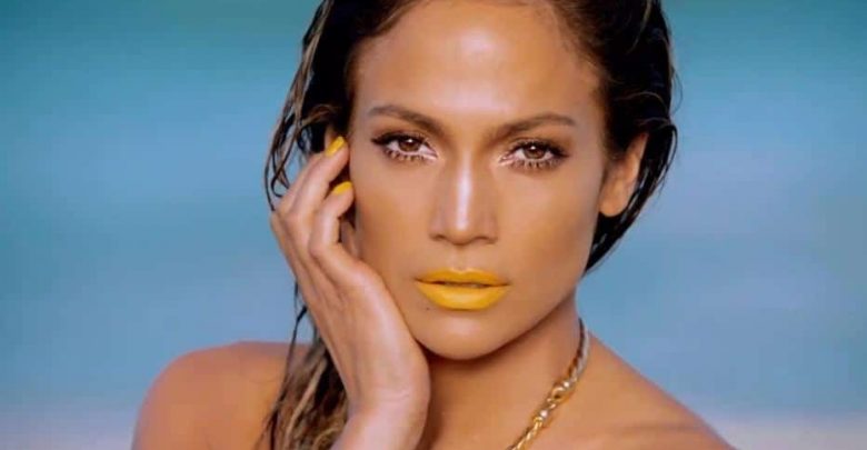 Jennifer Lopez yellow lipstick 2 Top 10 Inspired Celebrity Makeup Ideas - Fashion Magazine 59