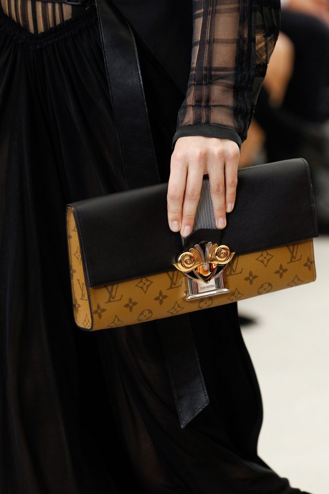 Louis-Vutton-Long-Clutch-675x1013 20+ Newest Women Handbag Trends To Boom in 2020