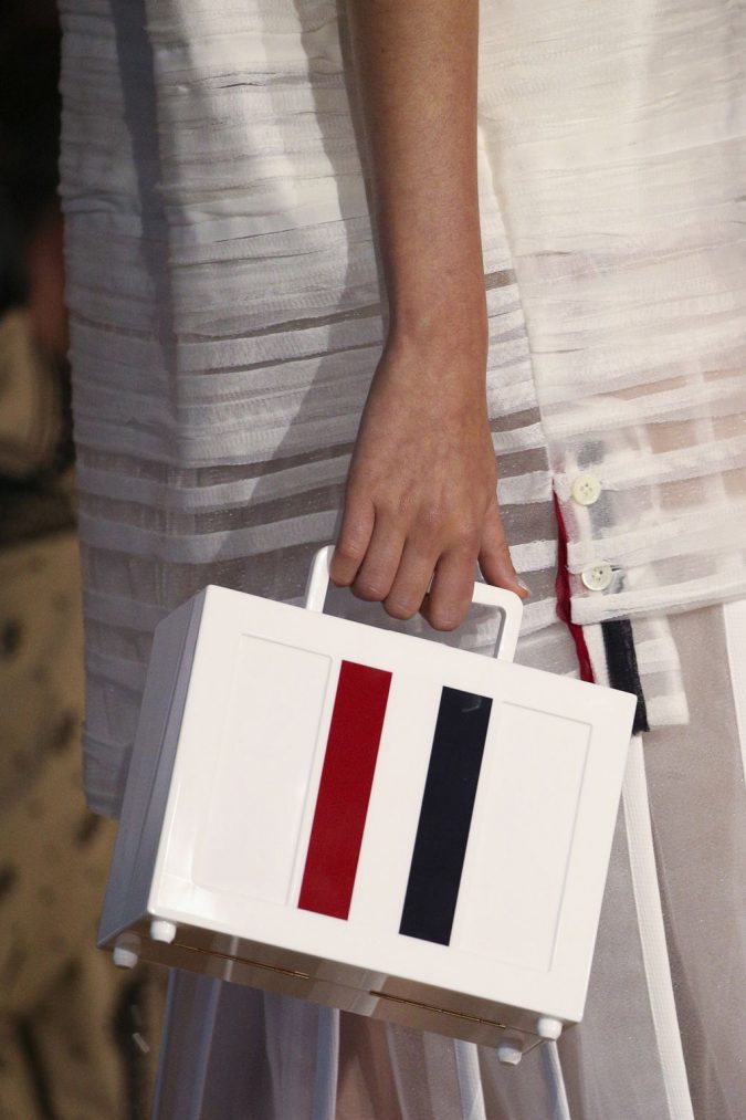 Lunchbox Style Bags 20+ Newest Women Handbag Trends To Boom - 17