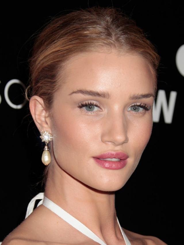 Rosie-Huntington-Whiteley-rosy-lips Top 10 Inspired Celebrity Makeup Ideas for 2020