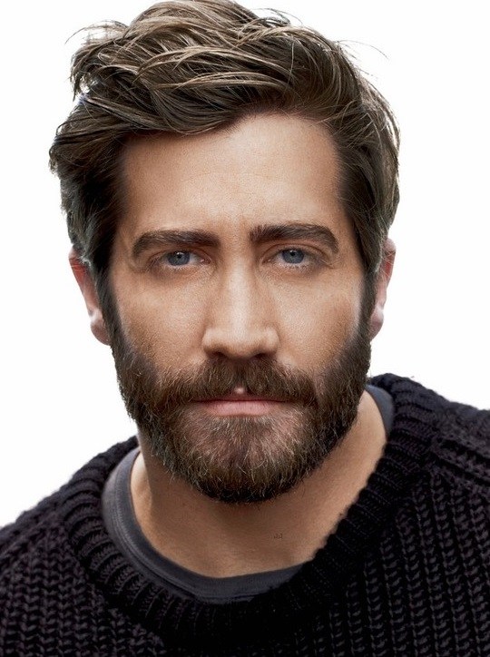 stubble-beard-jake-gyllenhaal Top 10 Most Stylish Beard Trends for Men in 2022