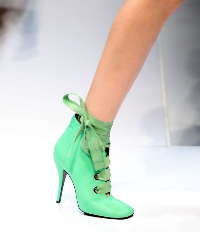+8 Catchiest Women’s Shoe Trends to Expect in Next Year 13 women shoe +8 Catchiest Women’s Shoe Trends to Expect in Next Year - 13