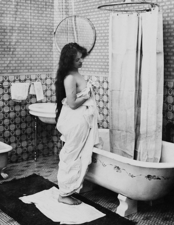 1902 bath illustration The Truth about Bathing throughout the Years [+500 Years Bathing History] - 7
