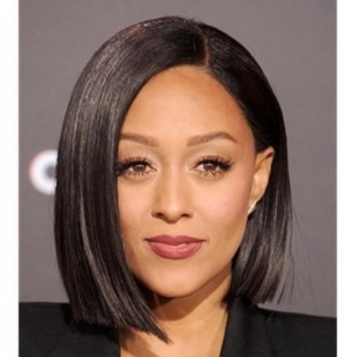 Average-Length-bob-with-Proper-Limbs-for-black-women-675x696 TOP 10 Stylish Bob Hairstyles for Black Women in 2021