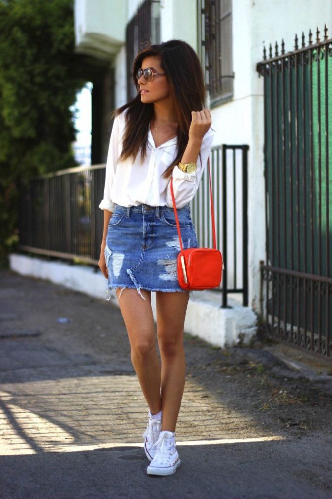 Denim mini skirt Top 10 Lovely Spring & Summer Outfit Ideas - 13
