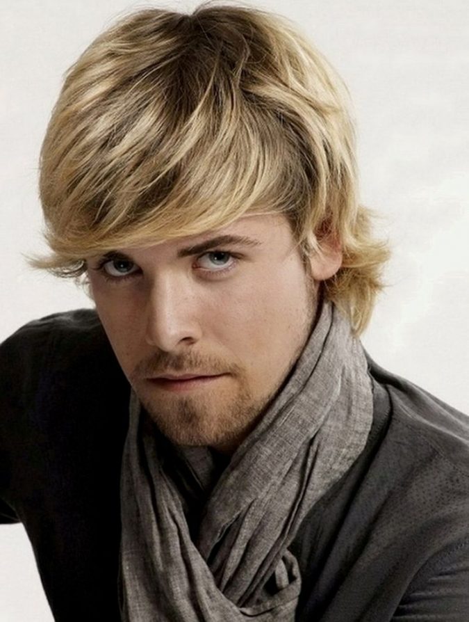 Front bangs for blonde men Top 10 Hairstyles for Guys with Blonde Hair - 19