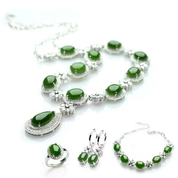 Junk-jewelry-675x675 4 Classic Anniversary Gift Ideas