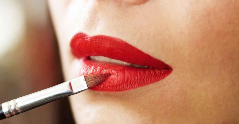 apply red lipstick 7 Tricks to Keep Your Lipstick Last Longer - Lipstick Last Longer 1