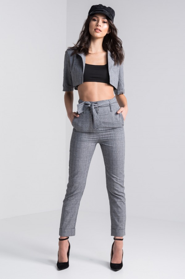 bra and high waist pants women outfit 2 Top 10 Lovely Spring & Summer Outfit Ideas - 7