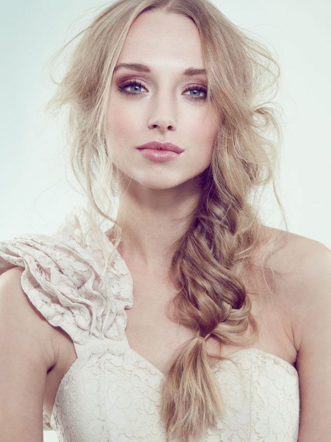 bridal-makeup-glossy-lips-675x900 Top 10 Wedding Makeup Ideas for 2020 Brides