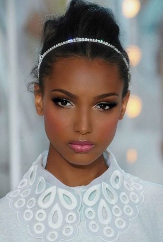 Top 10 Wedding Makeup Ideas for Brides 18 wedding makeup rosy cheeks Top 10 Wedding Makeup Ideas for Brides - 18