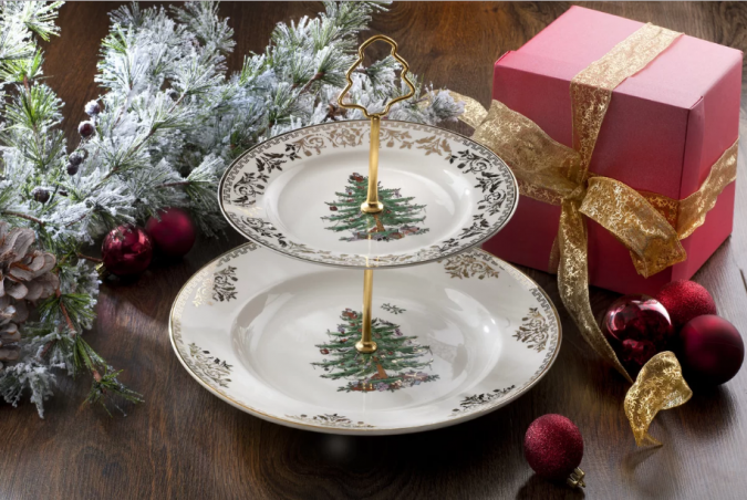Christmas dining Top 10 Ideas To Make Your Home Look Magical and Enjoyable For Holidays - 19