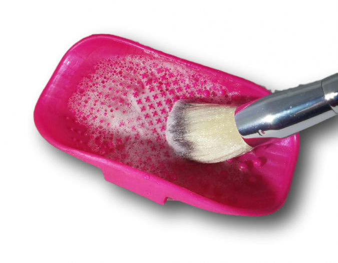 Makeup-brush-cleaner-mat-675x524 7 Best Ways to Clean Makeup Brushes Professionally