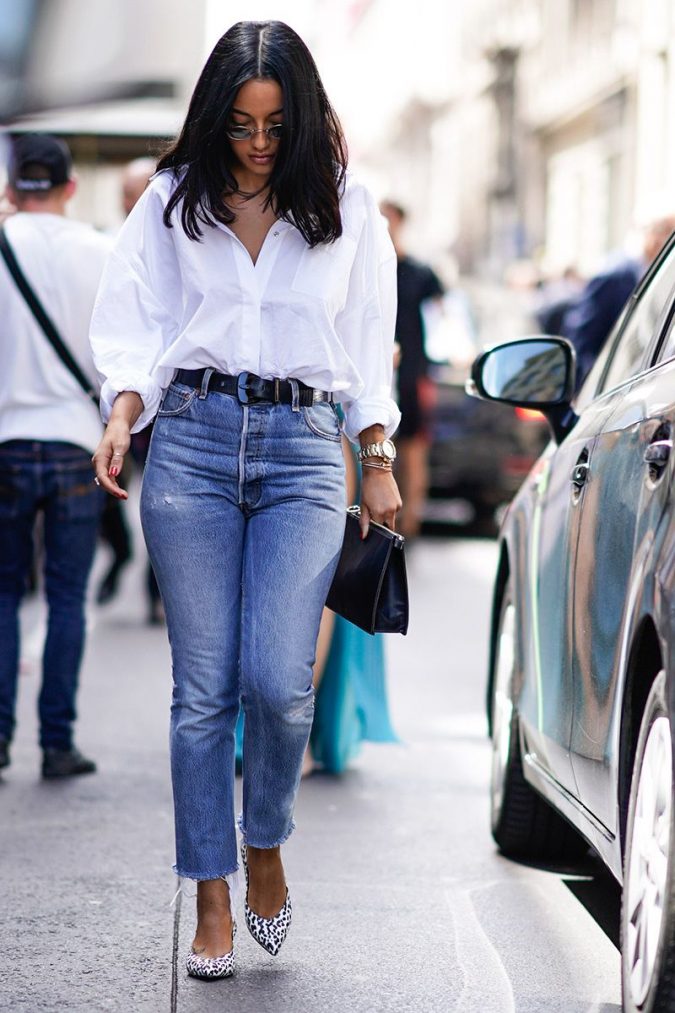 Straight-Out-Legs-jeans-outfit-675x1013 8 Tips to Choose the Best Jeans for Your Body Shape