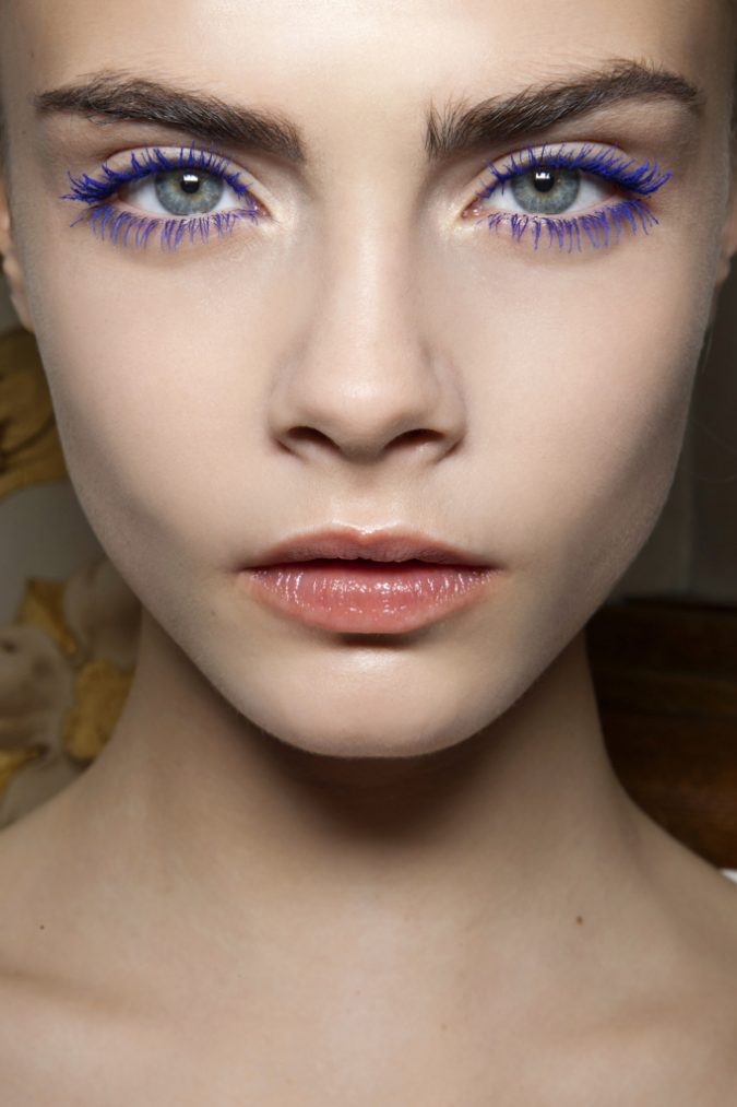 10 Tips to Apply Mascara Like a Professional 13 cara delevigne purple mascara makeup 10 Tips to Apply Mascara Like a Professional - 13