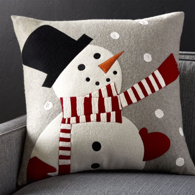 christmas cushions Top 10 Ideas To Make Your Home Look Magical and Enjoyable For Holidays - 14