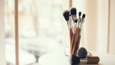 clean makeup brushes with Apple Cider Vinegar 7 Best Ways to Clean Makeup Brushes Professionally - 125
