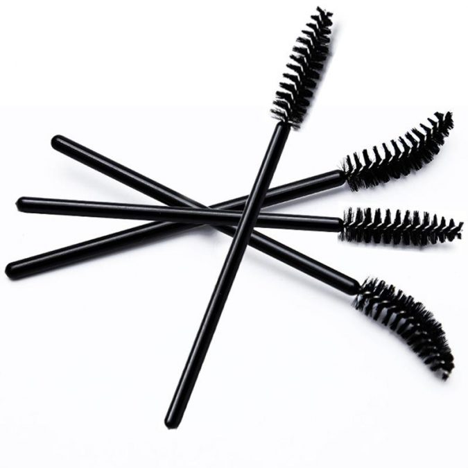 disposable mascara brushes 10 Tips to Apply Mascara Like a Professional - 6