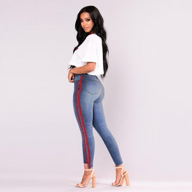 stretchy high waist jeans outfit 3 8 Tips to Choose the Best Jeans for Your Body Shape - 3