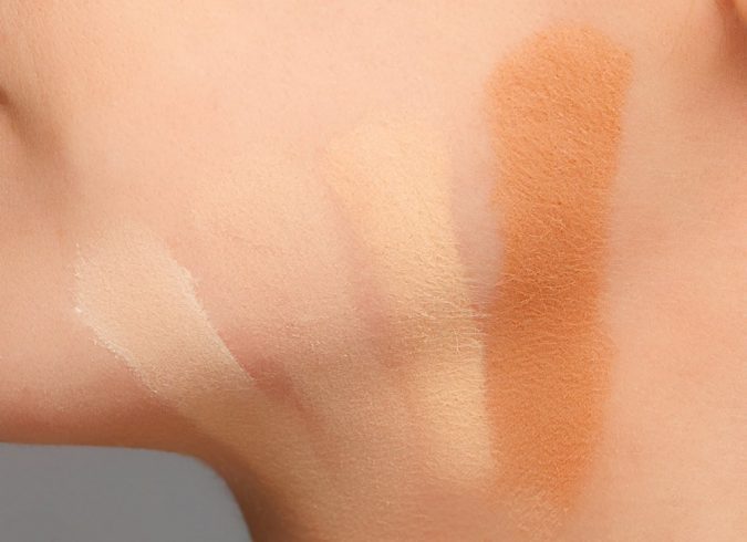 testing-makeup-foundations-675x490 5 Simple Tips to Avoid Cakey Makeup