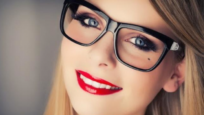 10 Tips to Apply Mascara Like a Professional 16 woman makeup 10 Tips to Apply Mascara Like a Professional - 16