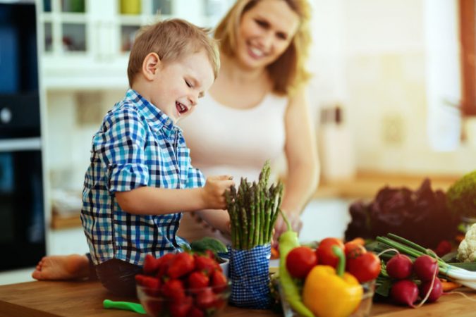 encouraging-healthy-eating-habits-in-children-675x450 10 Things to Consider Before Buying Food for Your Family