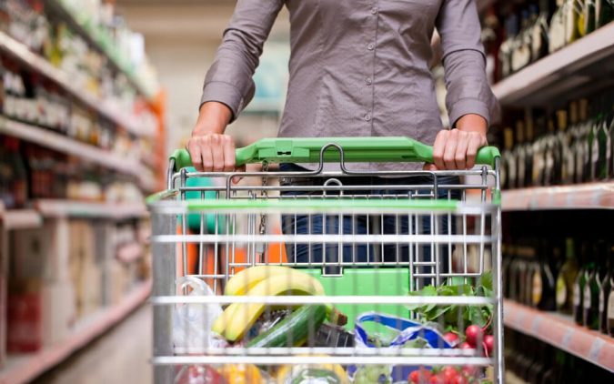 10 Things to Consider Before Buying Food for Your Family 17 shopping at Supermarket 10 Things to Consider Before Buying Food for Your Family - 17